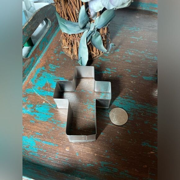 8 Various Shapes & Sizes Metal Cookie Cutters Set of 8 NWOT - Picture 4 of 8